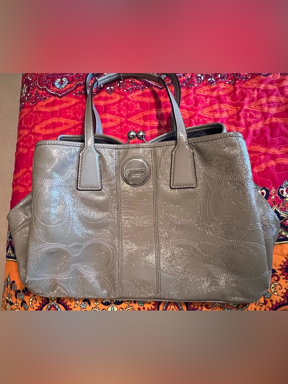 Like New Coach Signature Stitch Framed Carryall Shoulder Bag with Kisslock—Gray - Picture 4 of 16